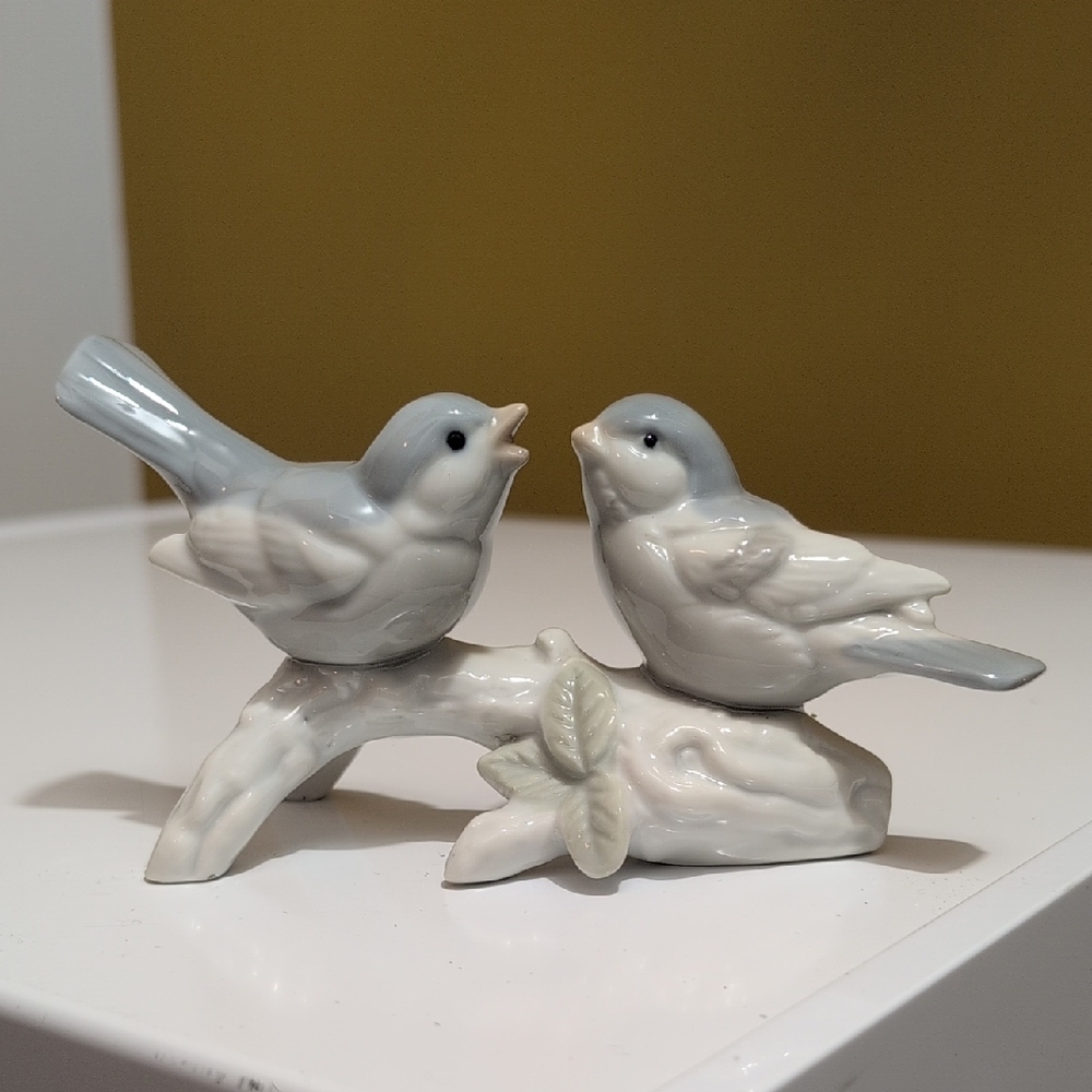 Vintage Gray and White Bird Figurine